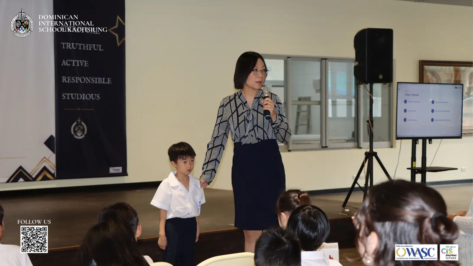 A school leader welcoming DISK students at the beginning of the school year