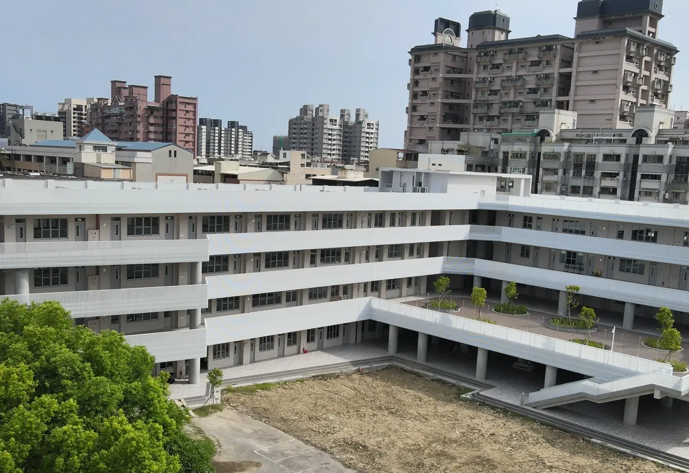 Aerial view of the new Dominican International School Kaohsiung campus and courtyard
