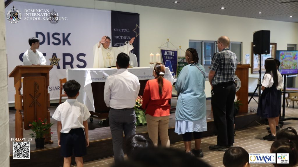 School Opening Mass in honor of St. Dominic de Guzman at Dominican International School Kaohsiung, photograph 6 of 10